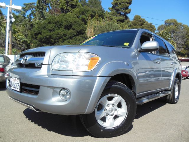 Toyota Sequoia 2005 photo 2