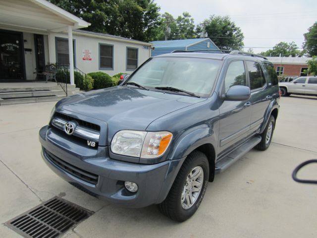 Toyota Sequoia 2005 photo 3