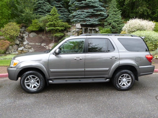 Toyota Sequoia 2005 photo 1