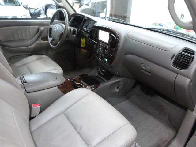 Toyota Sequoia 2005 photo 4