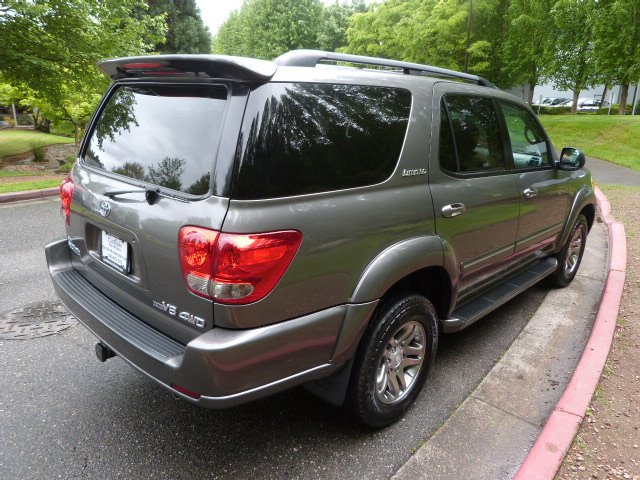 Toyota Sequoia 2005 photo 8