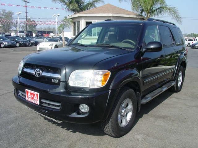 Toyota Sequoia 2005 photo 2