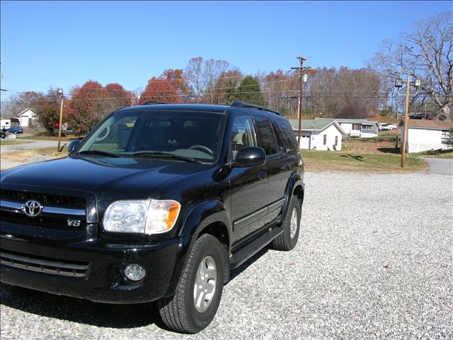 Toyota Sequoia 2005 photo 2