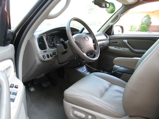 Toyota Sequoia 2005 photo 1