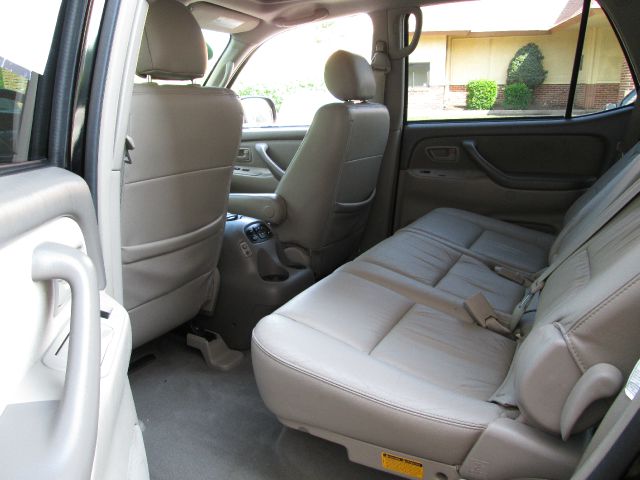 Toyota Sequoia 2005 photo 3