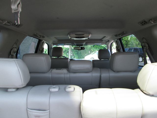 Toyota Sequoia 2005 photo 6