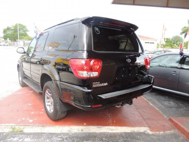 Toyota Sequoia 2005 photo 3