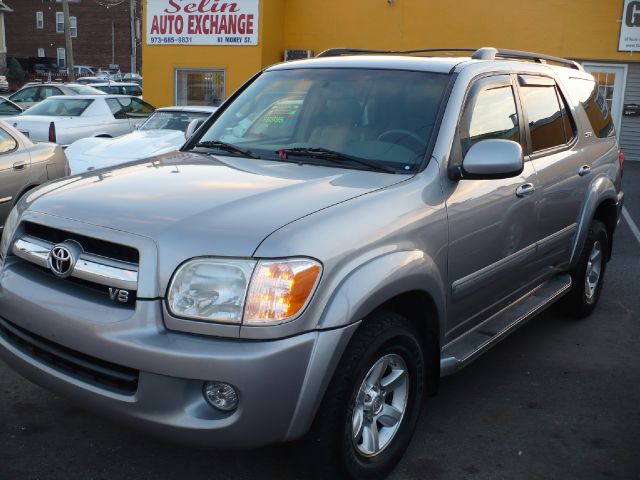 Toyota Sequoia 2005 photo 2