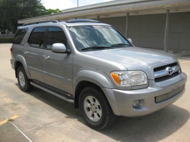 Toyota Sequoia 2005 photo 1