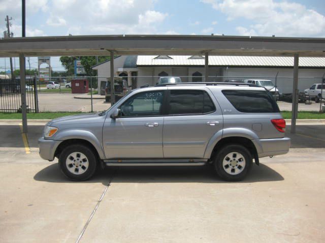 Toyota Sequoia 2005 photo 3