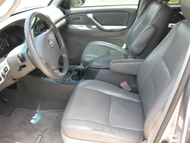 Toyota Sequoia 2005 photo 4