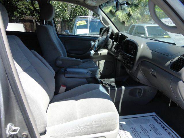 Toyota Sequoia 2005 photo 1