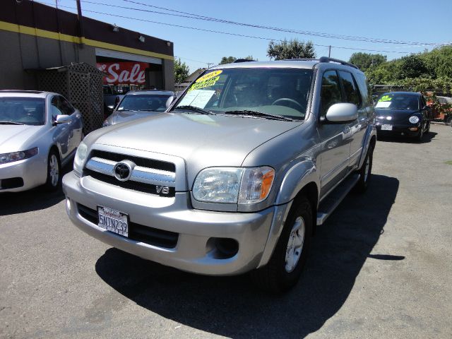 Toyota Sequoia 2005 photo 3