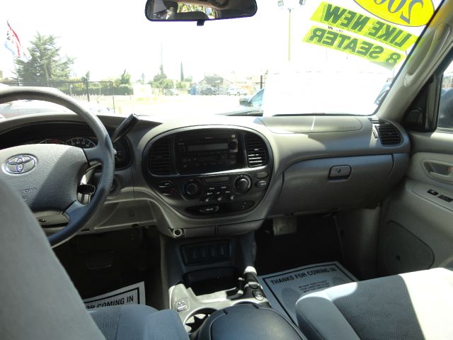 Toyota Sequoia 2005 photo 4