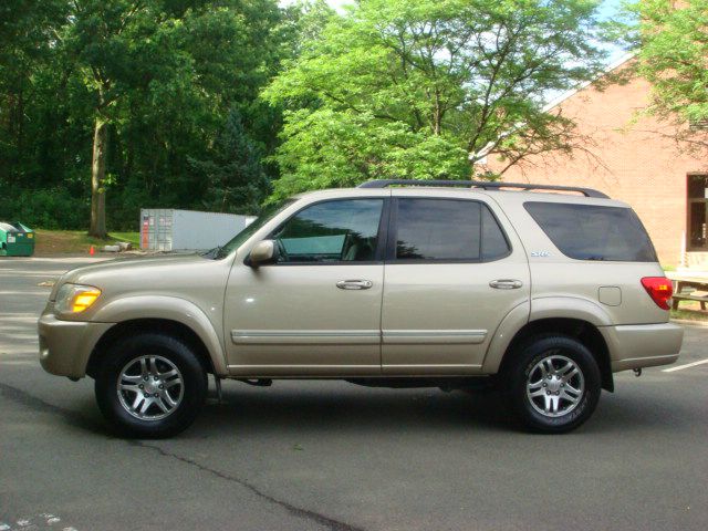 Toyota Sequoia 2005 photo 1