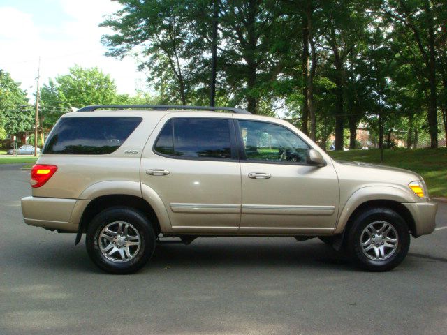 Toyota Sequoia 2005 photo 4