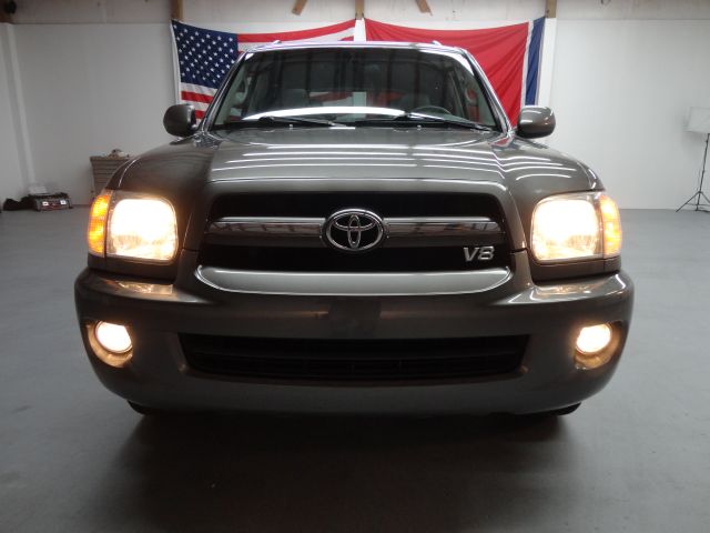 Toyota Sequoia 2005 photo 12