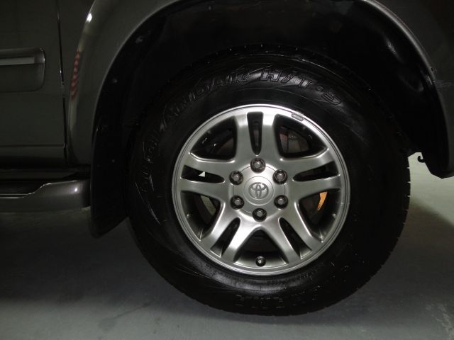 Toyota Sequoia 2005 photo 16