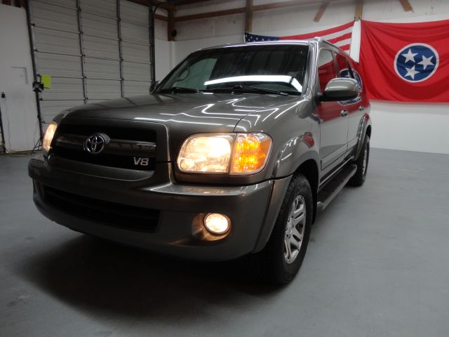 Toyota Sequoia 2005 photo 18