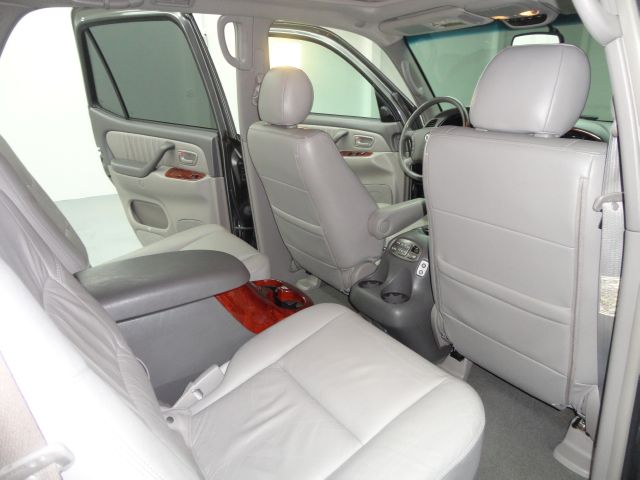 Toyota Sequoia 2005 photo 43