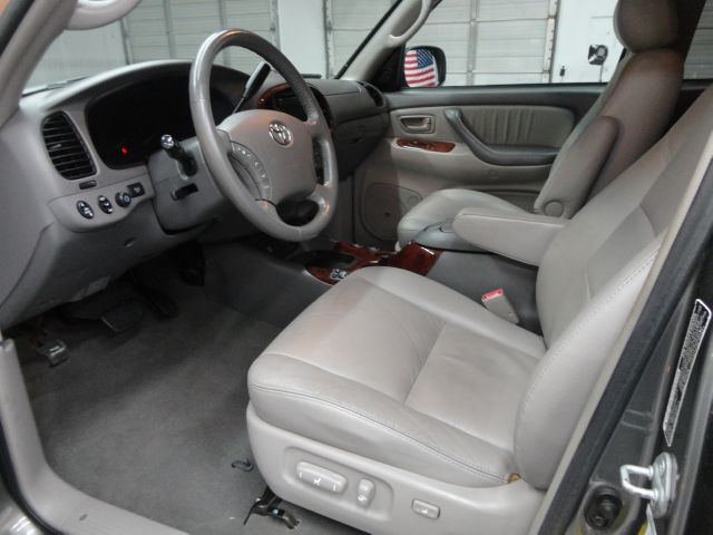 Toyota Sequoia 2005 photo 45