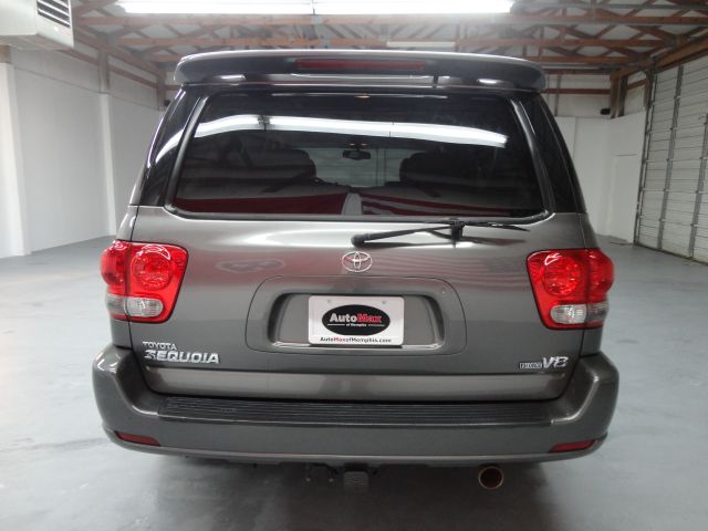 Toyota Sequoia 2005 photo 48