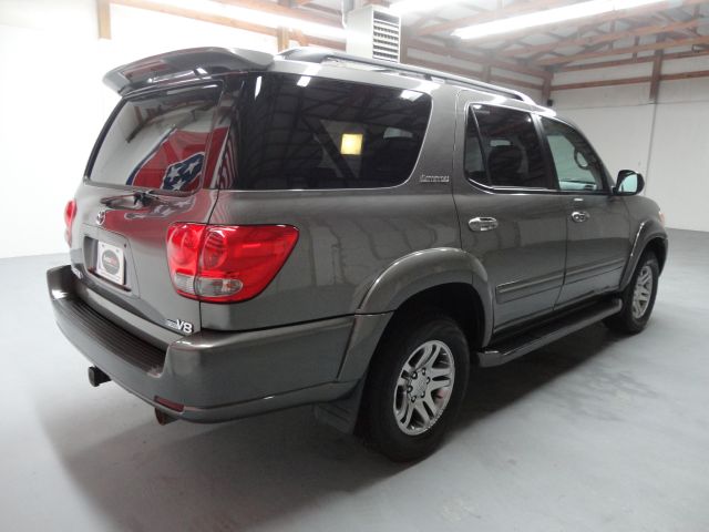 Toyota Sequoia 2005 photo 51