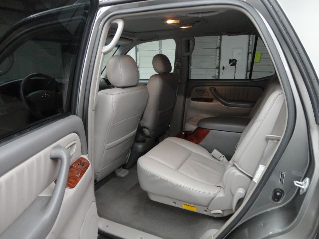 Toyota Sequoia 2005 photo 63