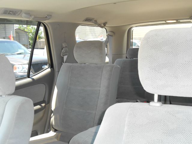 Toyota Sequoia 2005 photo 15