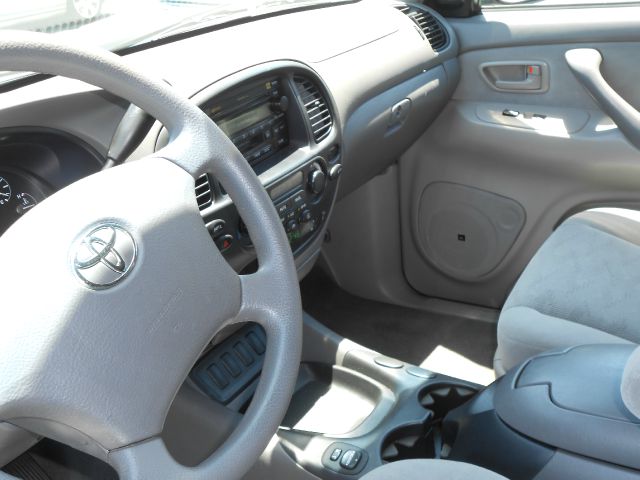 Toyota Sequoia 2005 photo 17