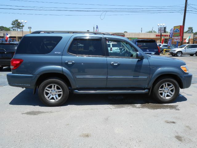 Toyota Sequoia 2005 photo 18