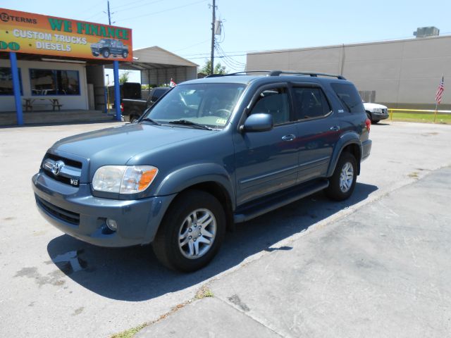 Toyota Sequoia 2005 photo 2