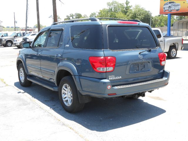 Toyota Sequoia 2005 photo 3