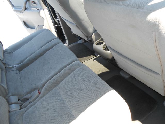 Toyota Sequoia 2005 photo 7