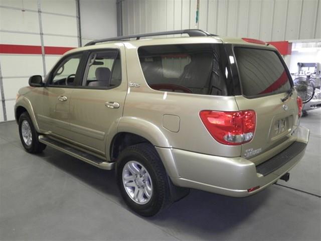 Toyota Sequoia 2005 photo 4