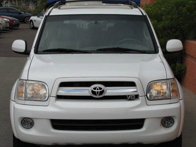 Toyota Sequoia 2005 photo 3