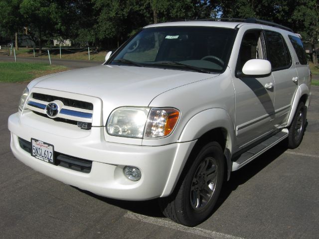 Toyota Sequoia 2005 photo 2