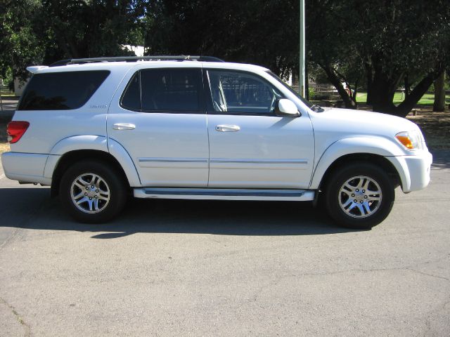 Toyota Sequoia 2005 photo 4