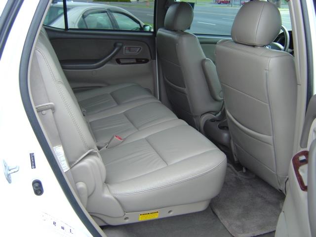 Toyota Sequoia 2006 photo 8