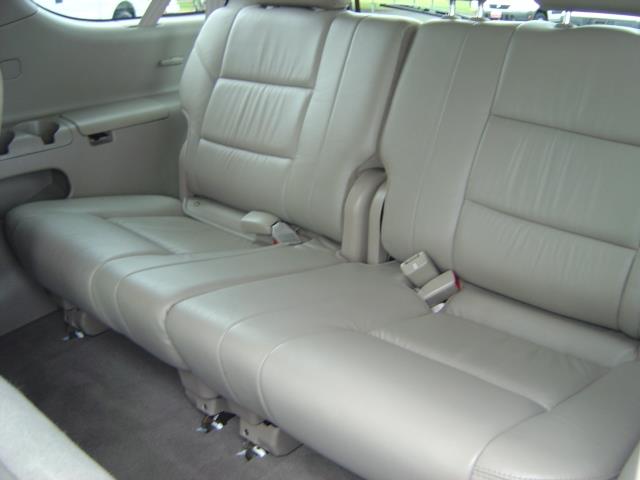 Toyota Sequoia 2006 photo 9