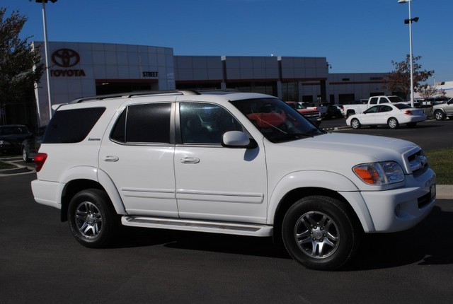 Toyota Sequoia 2006 photo 1