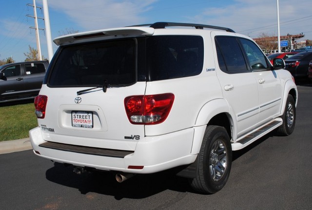 Toyota Sequoia 2006 photo 3