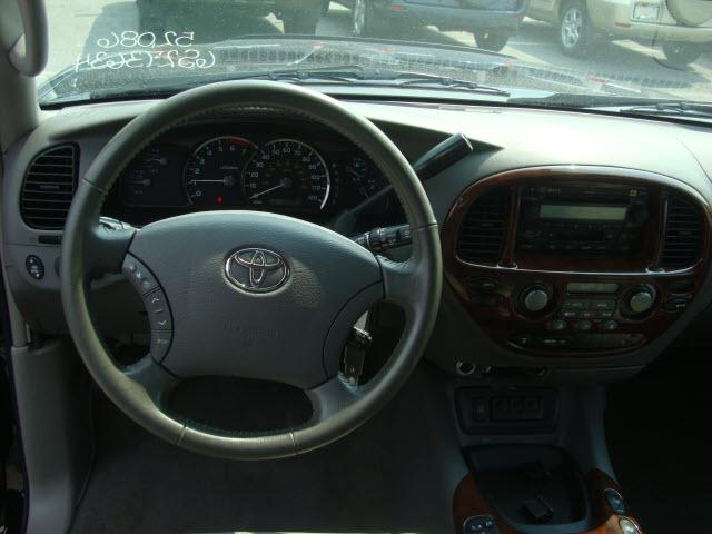 Toyota Sequoia 2006 photo 4