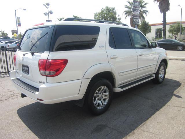 Toyota Sequoia 2006 photo 4