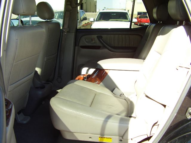 Toyota Sequoia 2006 photo 7