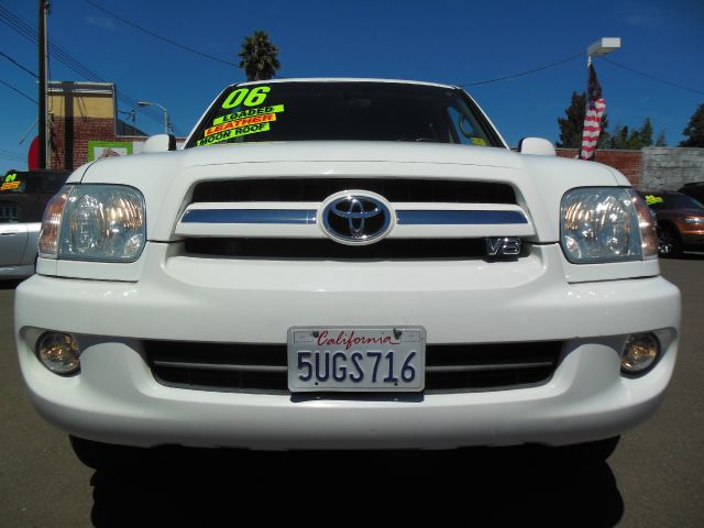 Toyota Sequoia 2006 photo 1