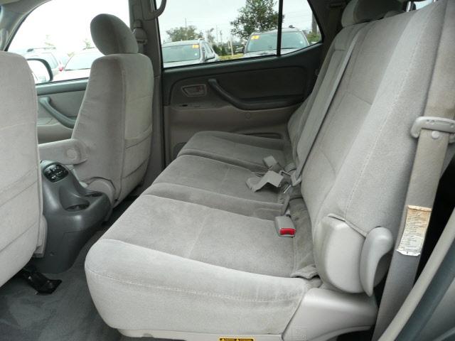 Toyota Sequoia 2006 photo 4