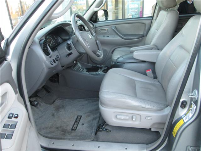 Toyota Sequoia 2006 photo 2