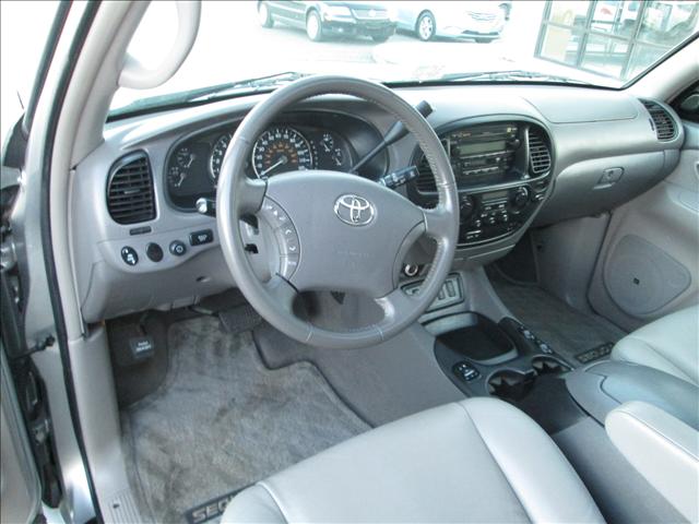 Toyota Sequoia 2006 photo 3