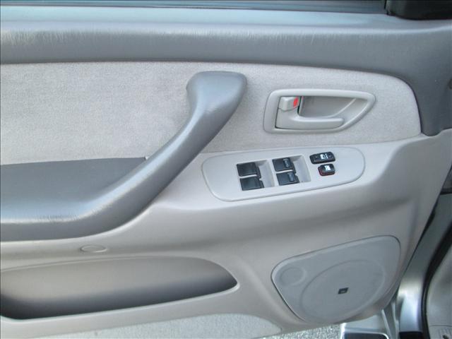 Toyota Sequoia 2006 photo 4